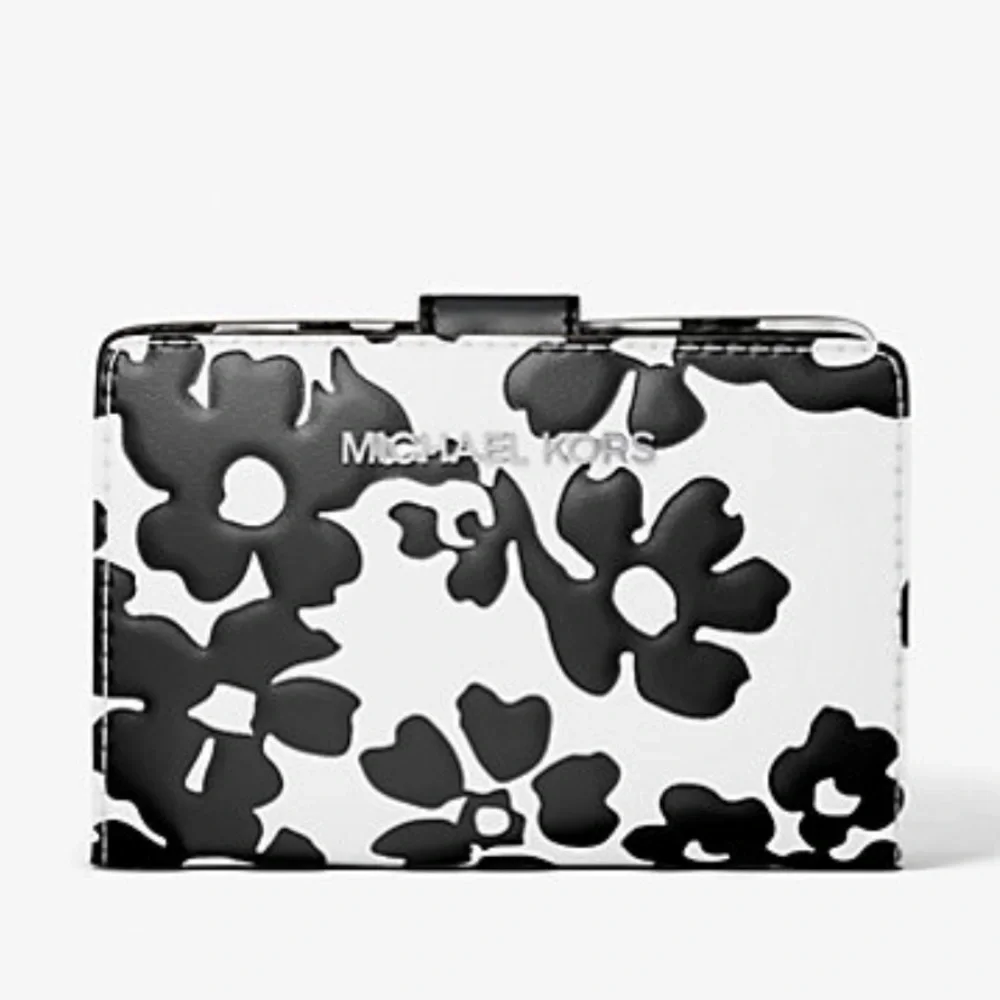 Michael Kors Jet Set Medium Floral Print Bi-Fold Wallet
Black
NWT - Picture 13 of 16